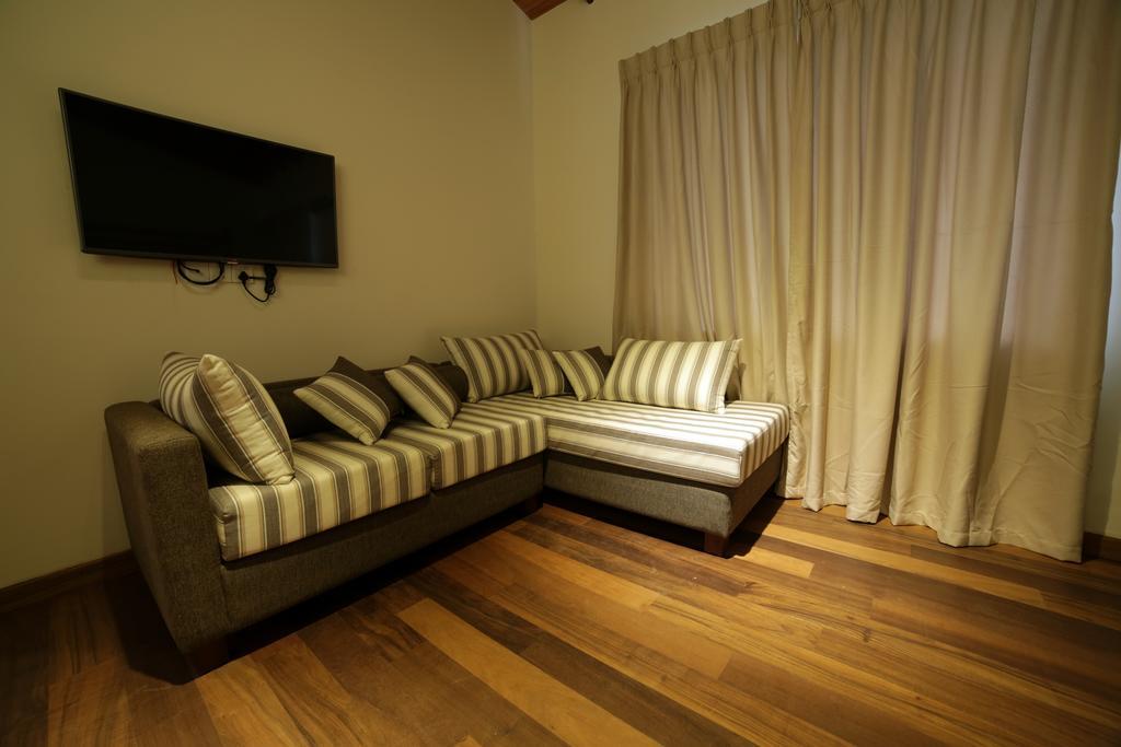 Teatalk Hotel Colombo Room photo